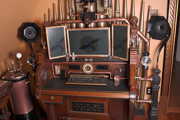 [http://steampunkworkshop.com/sites/default/files/images/Steampunk-organ-cockpit-desk%20(3).JPG]