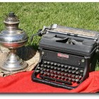 Dump Finds: Rayo Lamp, Typewriter
